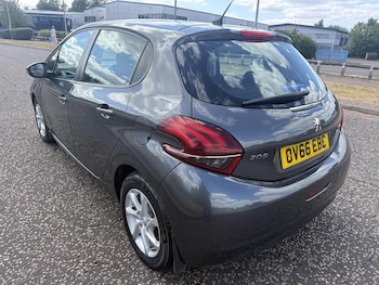 Used Peugeot 208 2016 for sale - 79395196: Photo