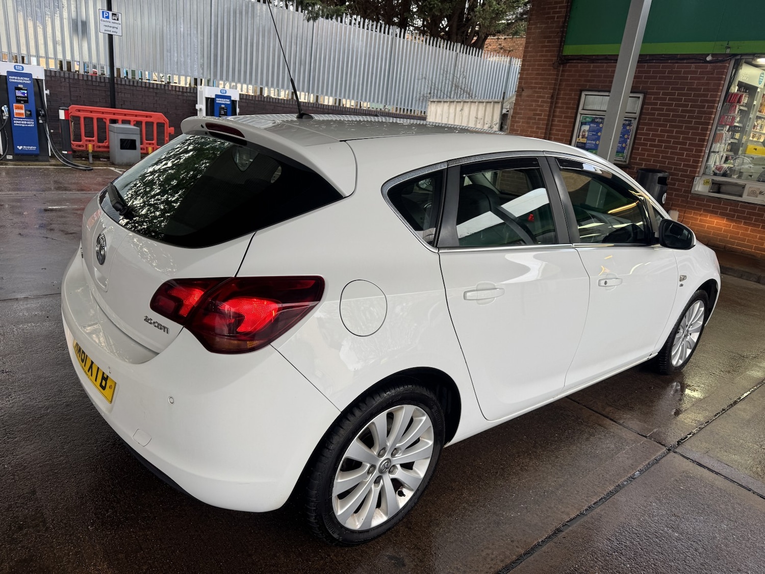 Used Vauxhall Astra 2011 for sale - 76848665: Photo 6