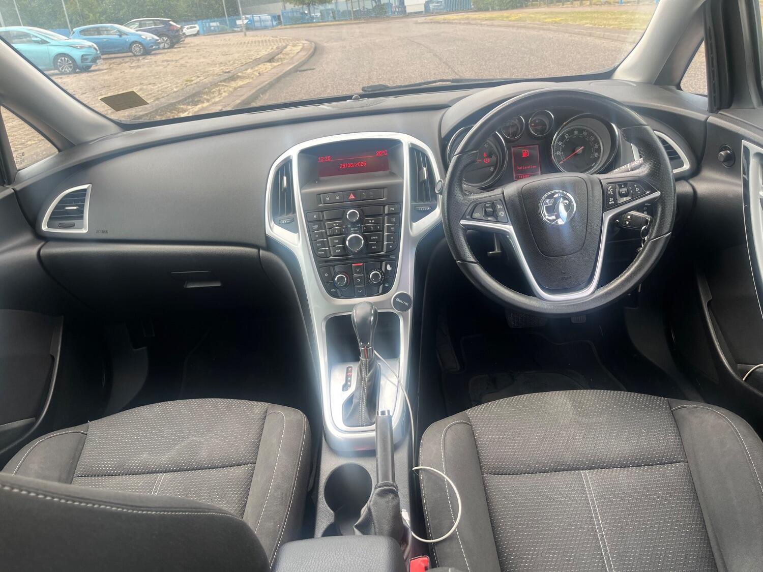 Used Vauxhall Astra 2013 for sale - 77464924: Photo 9