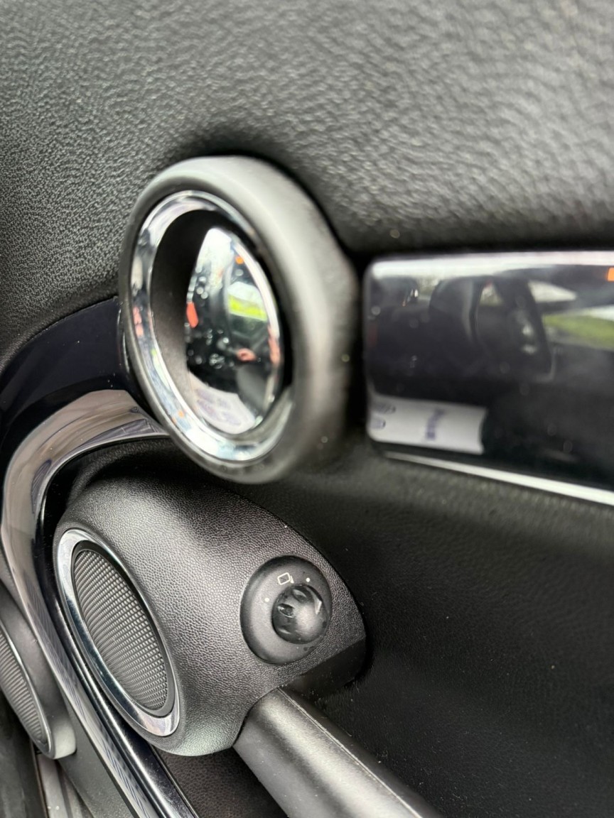 Used MINI Convertible 2010 for sale - 77494703: Photo 16