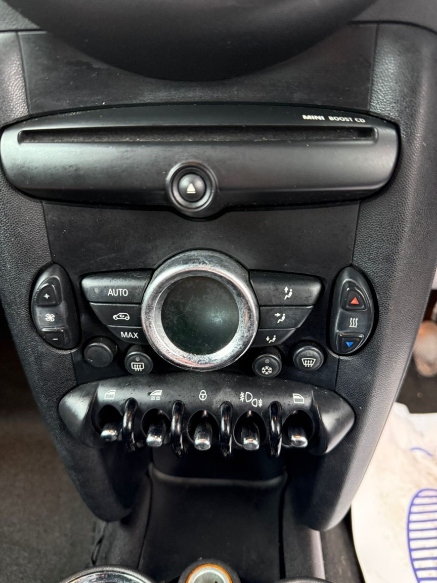 Used MINI Convertible 2010 for sale - 77494703: Photo 18