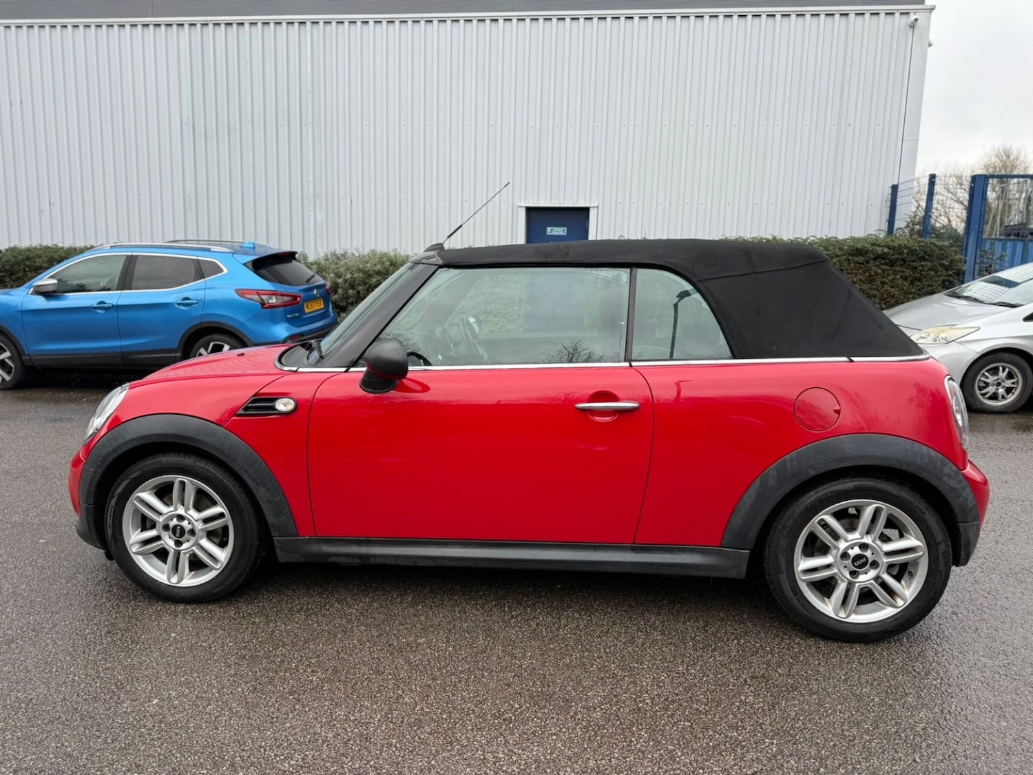 Used MINI Convertible 2010 for sale - 77494703: Photo 6