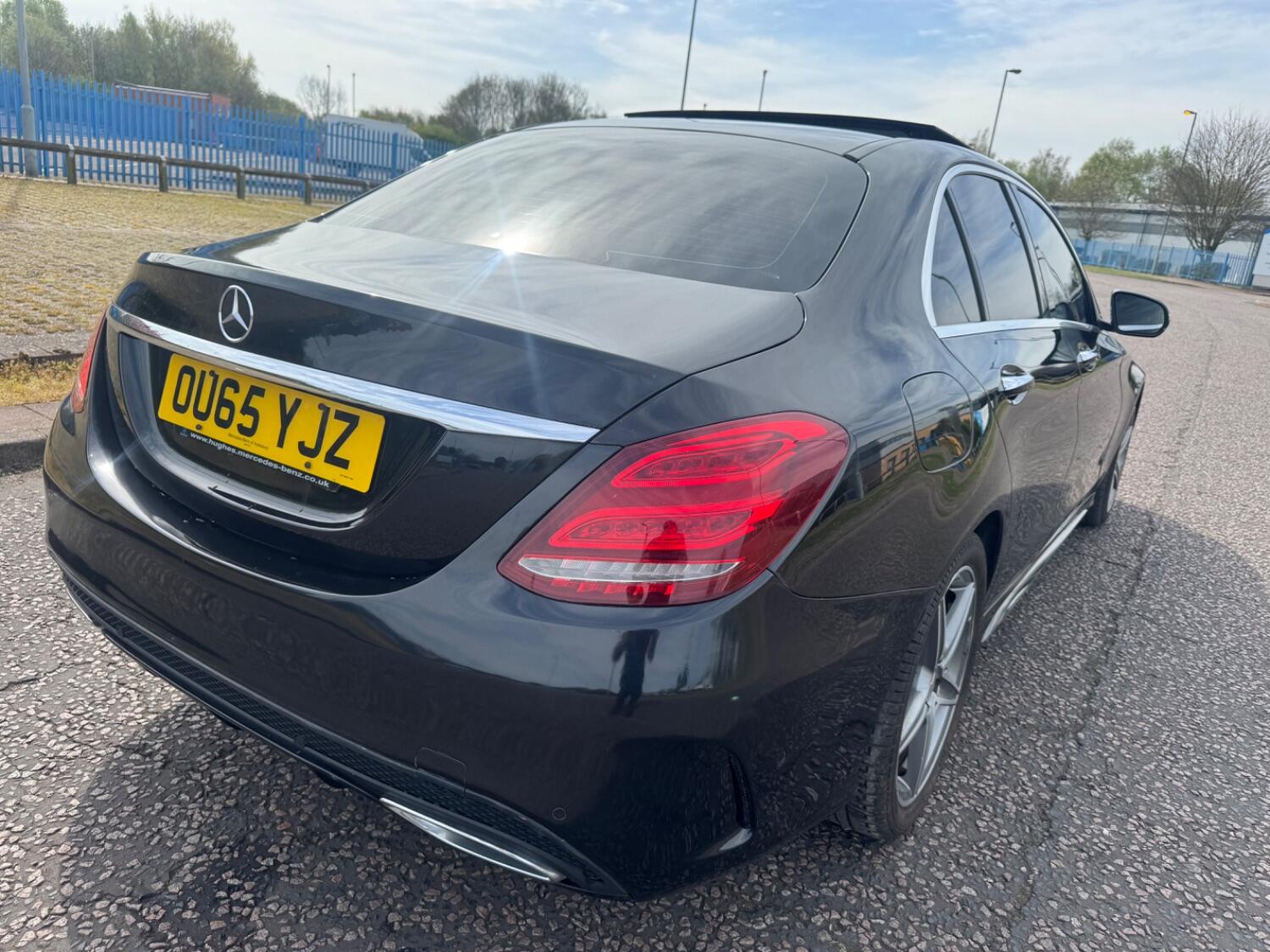 Used Mercedes-Benz C Class 2015 for sale - 76793495: Photo 2