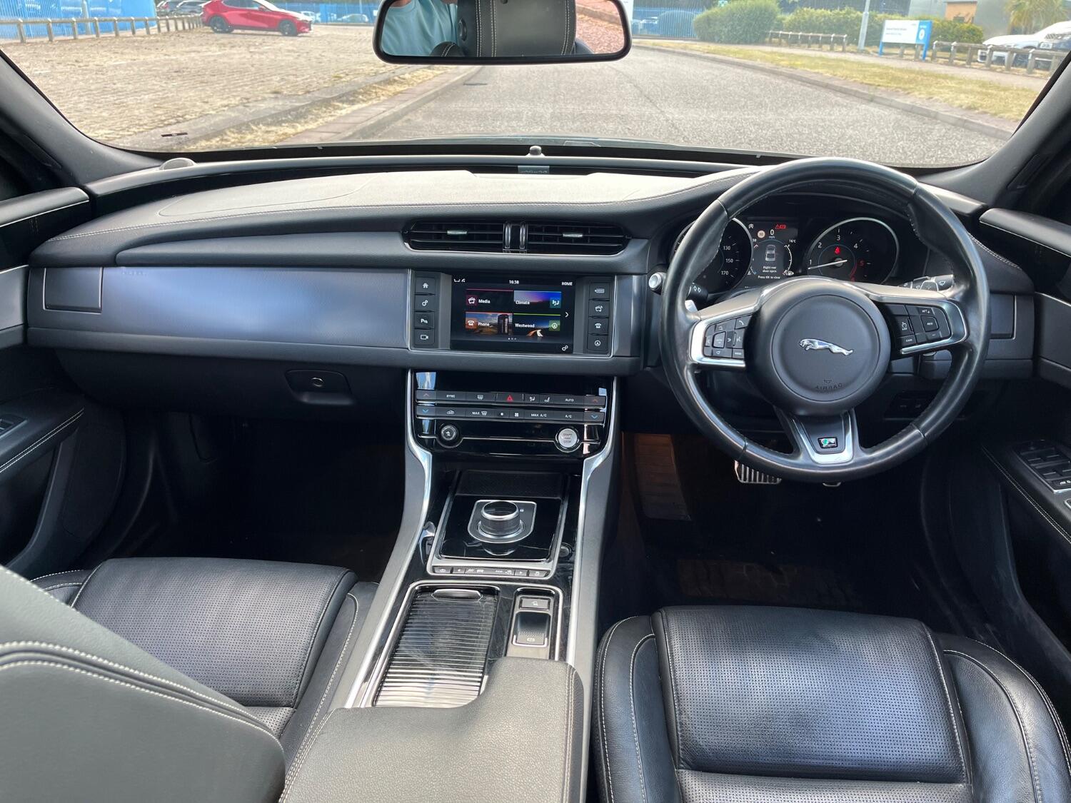 Used Jaguar XF 2018 for sale - 76793467: Photo 12