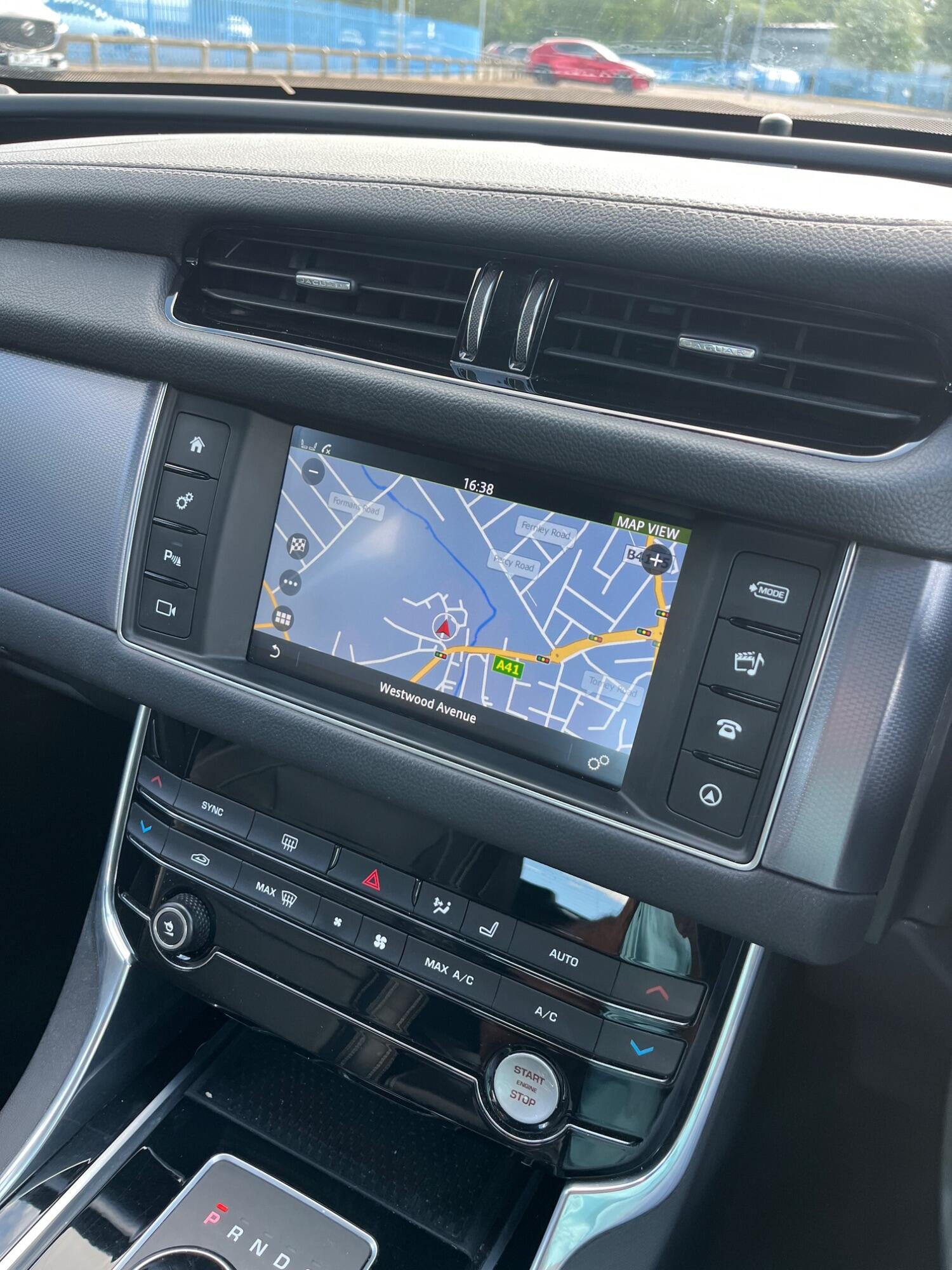 Used Jaguar XF 2018 for sale - 76793467: Photo 18