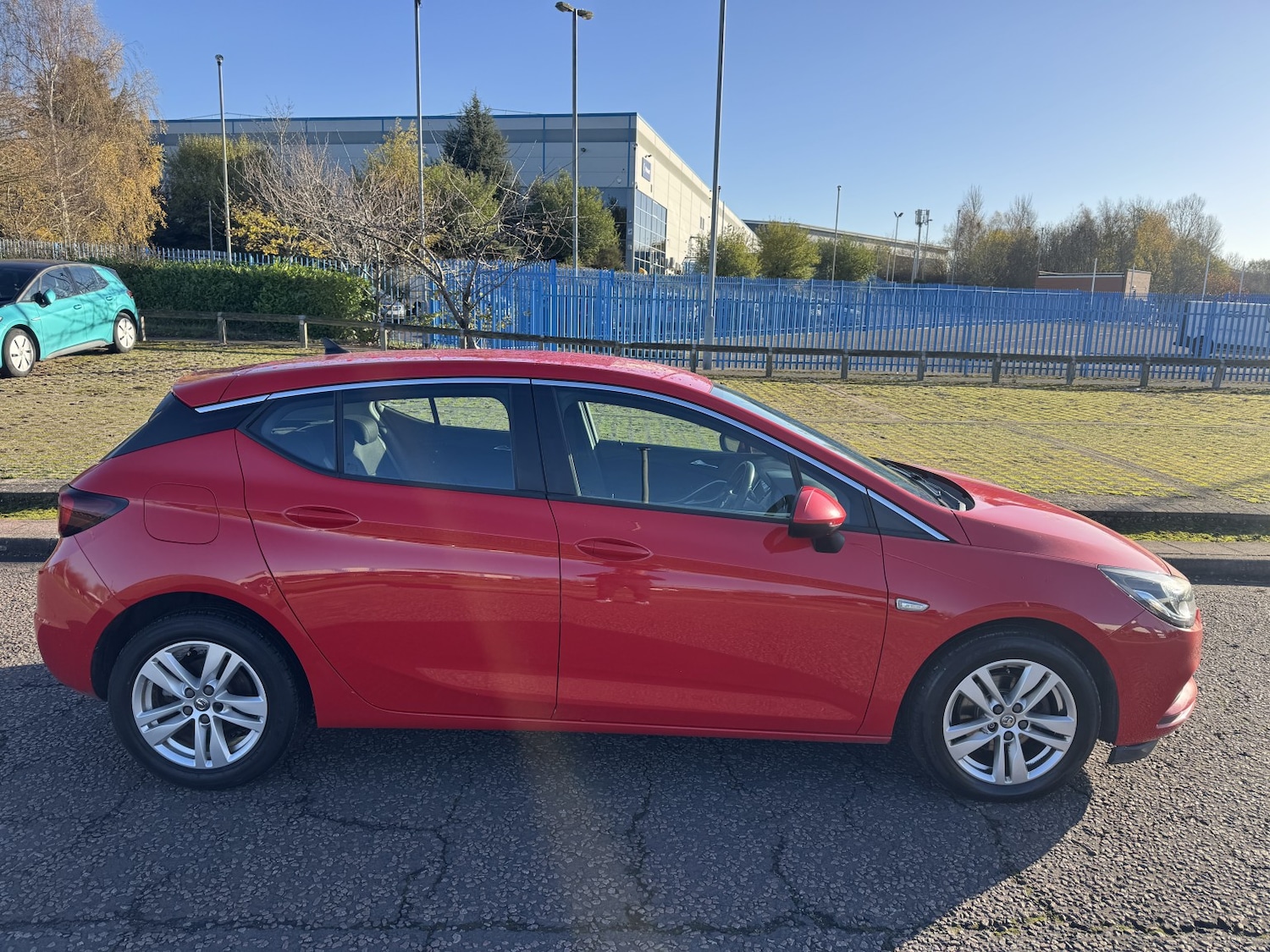 Used Vauxhall Astra 2017 for sale - 76699327: Photo 3