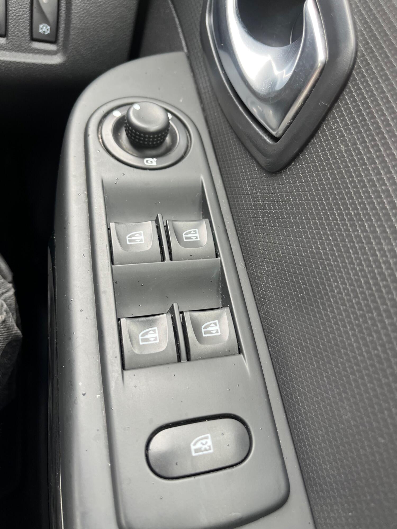 Used Renault Clio 2016 for sale - 76793472: Photo 14