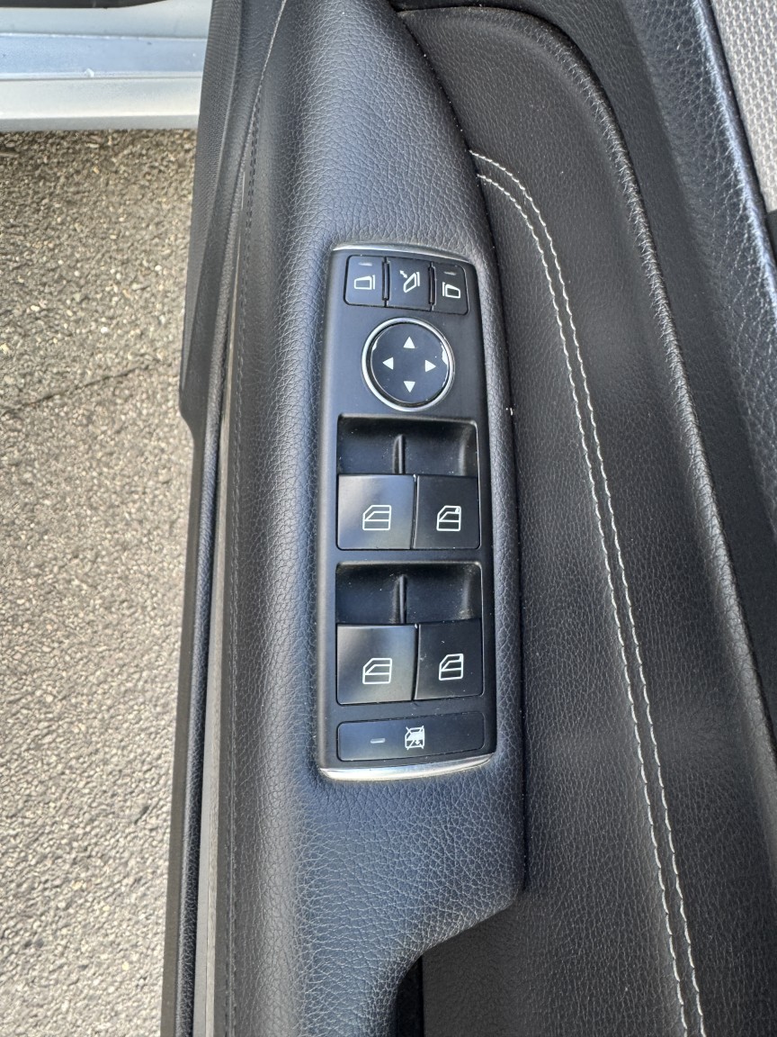 Used Mercedes-Benz E Class 2013 for sale - 77019085: Photo 23