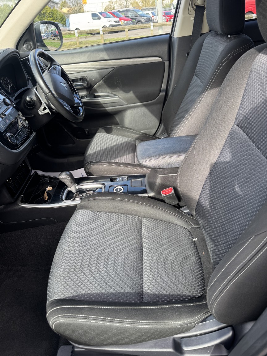 Used Mitsubishi Outlander 2018 for sale - 77897791: Photo 15