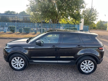 Used Land Rover Range Rover Evoque 2017 for sale - 76045670: Photo