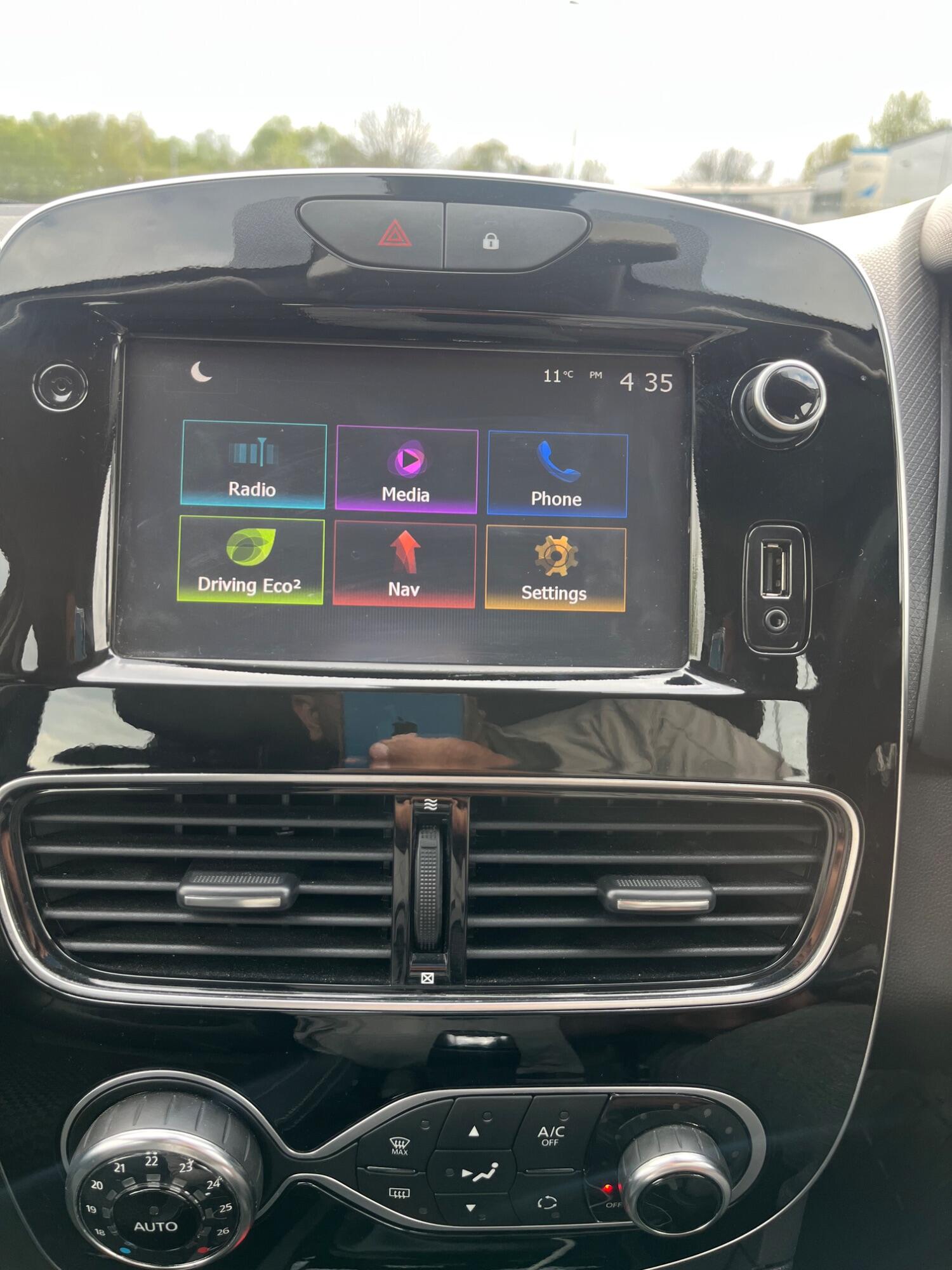 Used Renault Clio 2017 for sale - 76793479: Photo 15