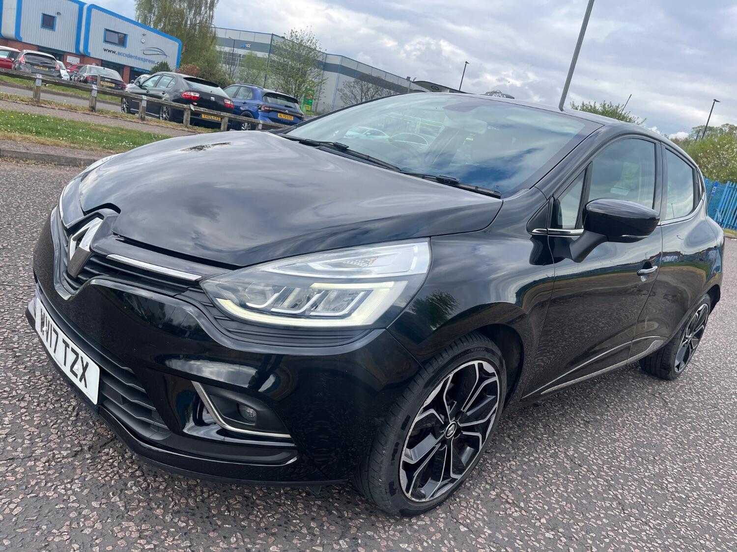 Used Renault Clio 2017 for sale - 76793479: Photo 2