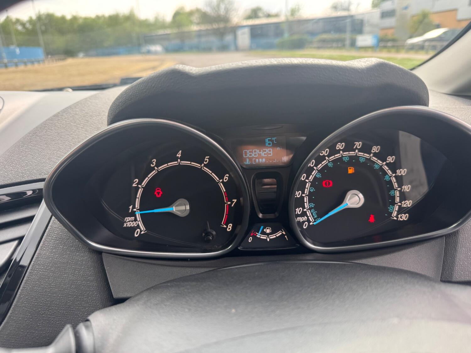 Used Ford Fiesta 2015 for sale - 77937978: Photo 11