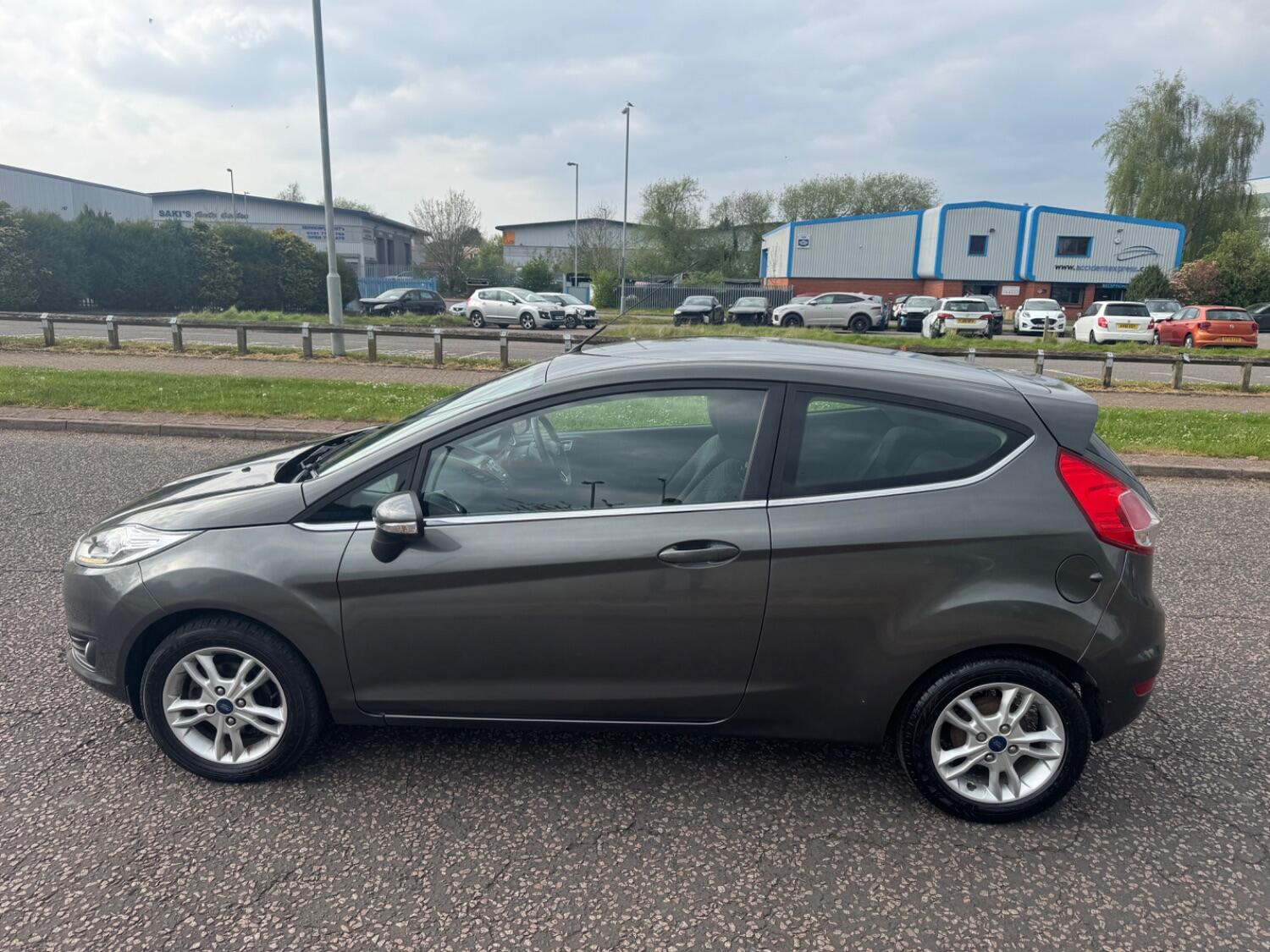 Used Ford Fiesta 2015 for sale - 77937978: Photo 3