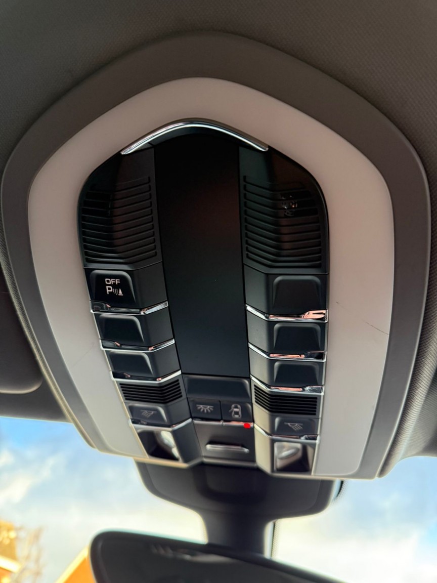 Used Porsche Panamera 2010 for sale - 77093943: Photo 10