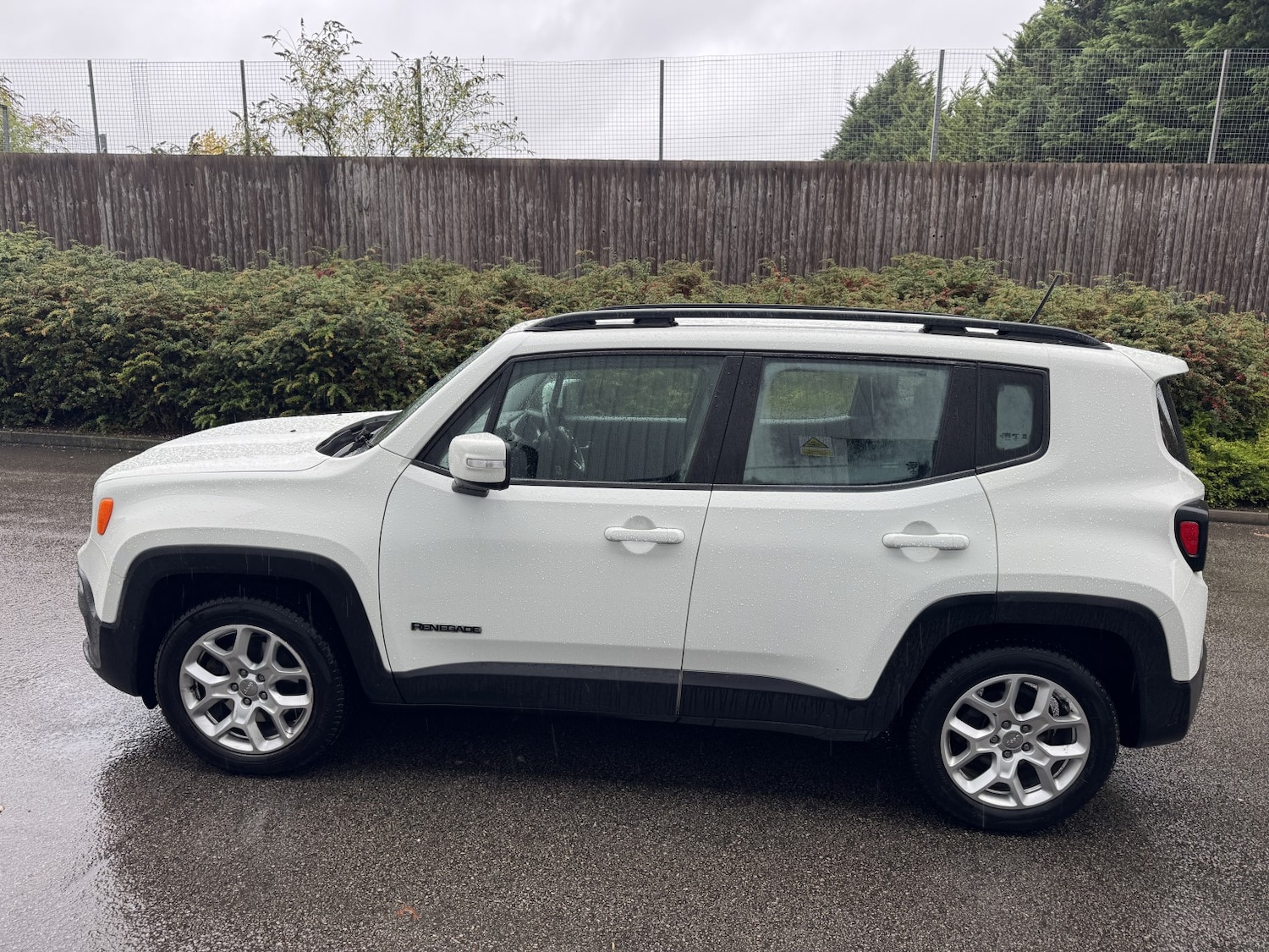 Used Jeep Renegade 2016 for sale - 76769460: Photo 3