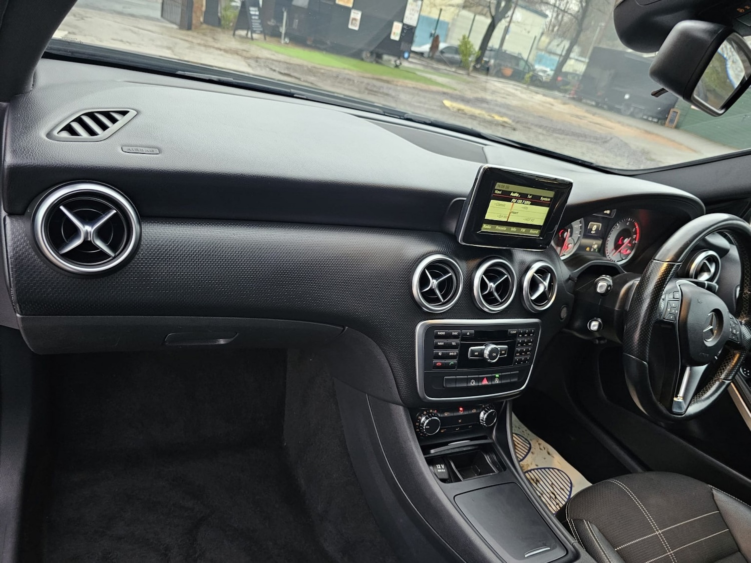 Used Mercedes-Benz A-Class 2015 for sale - 77318339: Photo 9