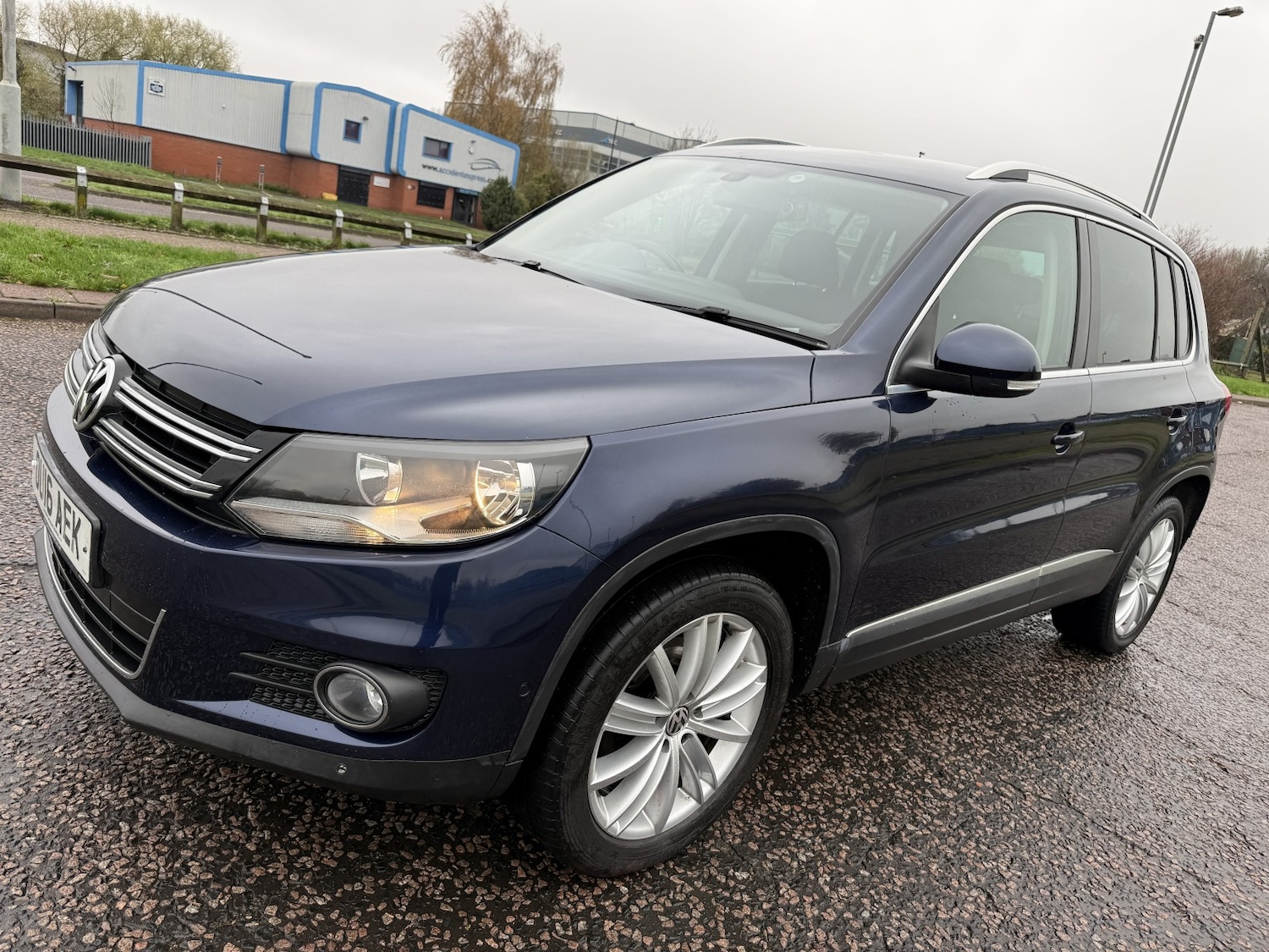 Used Volkswagen Tiguan 2016 for sale - 76718998: Photo 2