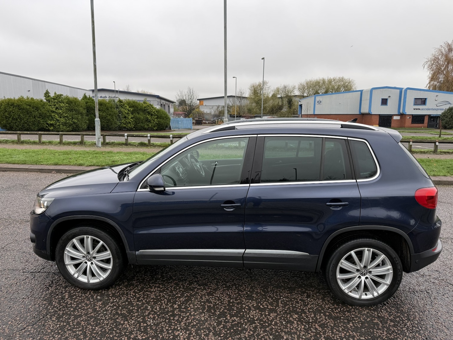 Used Volkswagen Tiguan 2016 for sale - 76718998: Photo 3