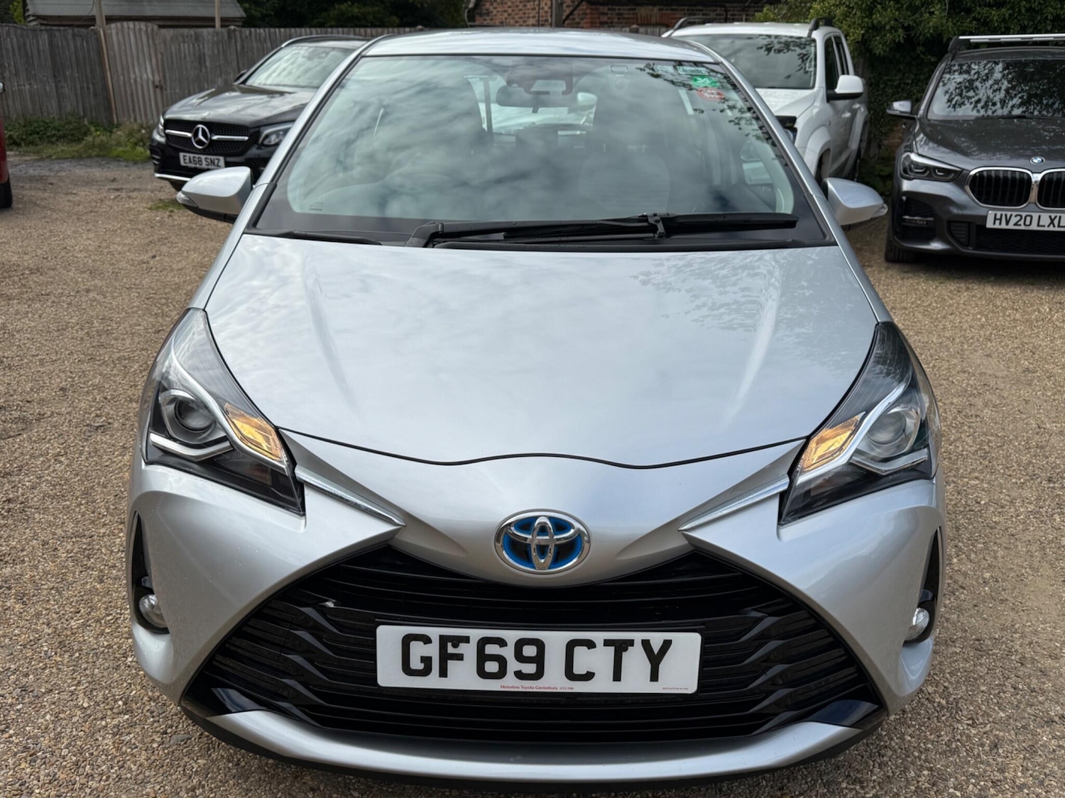 Used Toyota Yaris 2019 for sale - 76041946: Photo 2