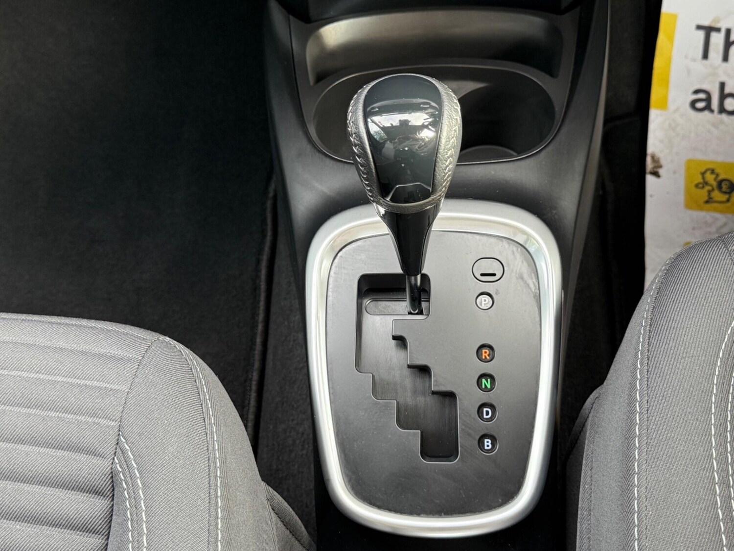 Used Toyota Yaris 2019 for sale - 76041946: Photo 8