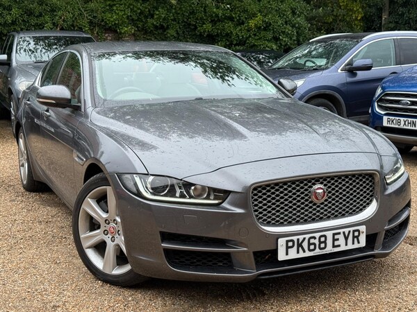 Used Jaguar XE 2018 for sale - 75741428: Photo 1
