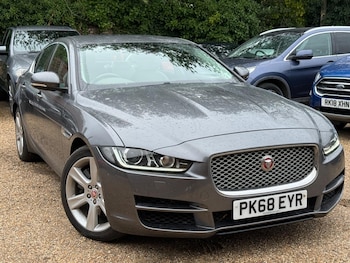 Used Jaguar XE 2018 for sale - 75741428: Photo