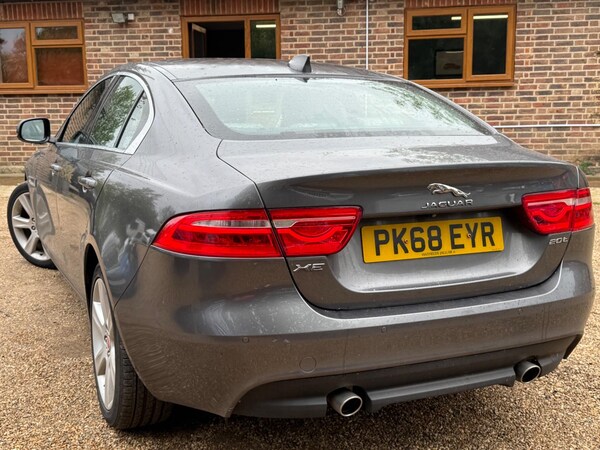 Used Jaguar XE 2018 for sale - 75741428: Photo 3