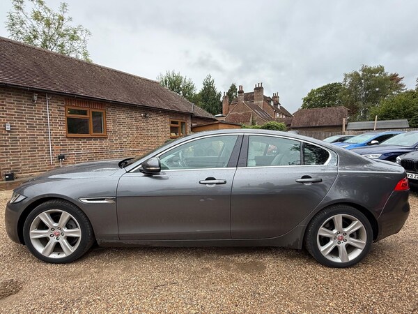 Used Jaguar XE 2018 for sale - 75741428: Photo 4