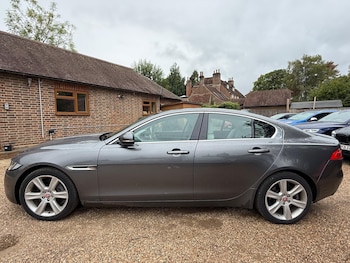 Used Jaguar XE 2018 for sale - 75741428: Photo