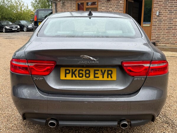 Used Jaguar XE 2018 for sale - 75741428: Photo 5