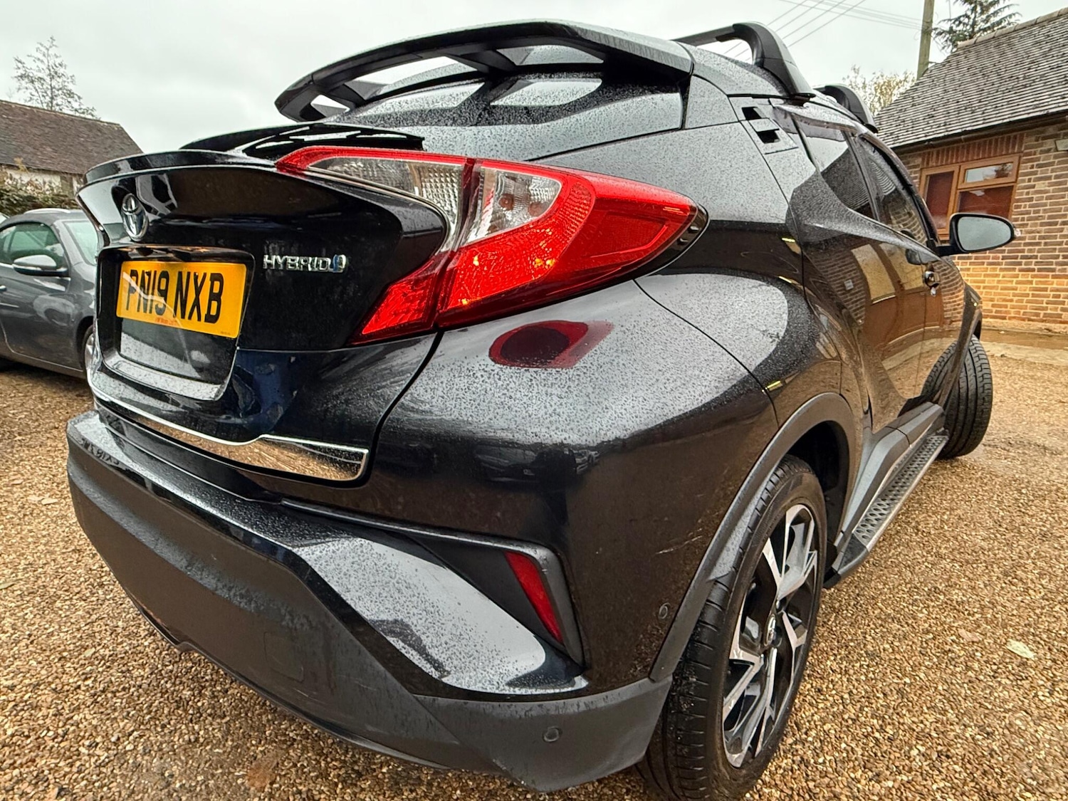 Used Toyota C-HR 2019 for sale - 76645819: Photo 2