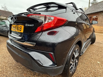 Used Toyota C-HR 2019 for sale - 76645819: Photo