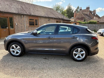 Used Alfa Romeo Stelvio 2018 for sale - 76702478: Photo