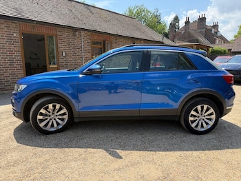 Used Volkswagen T-Roc 2020 for sale - 79359245: Photo