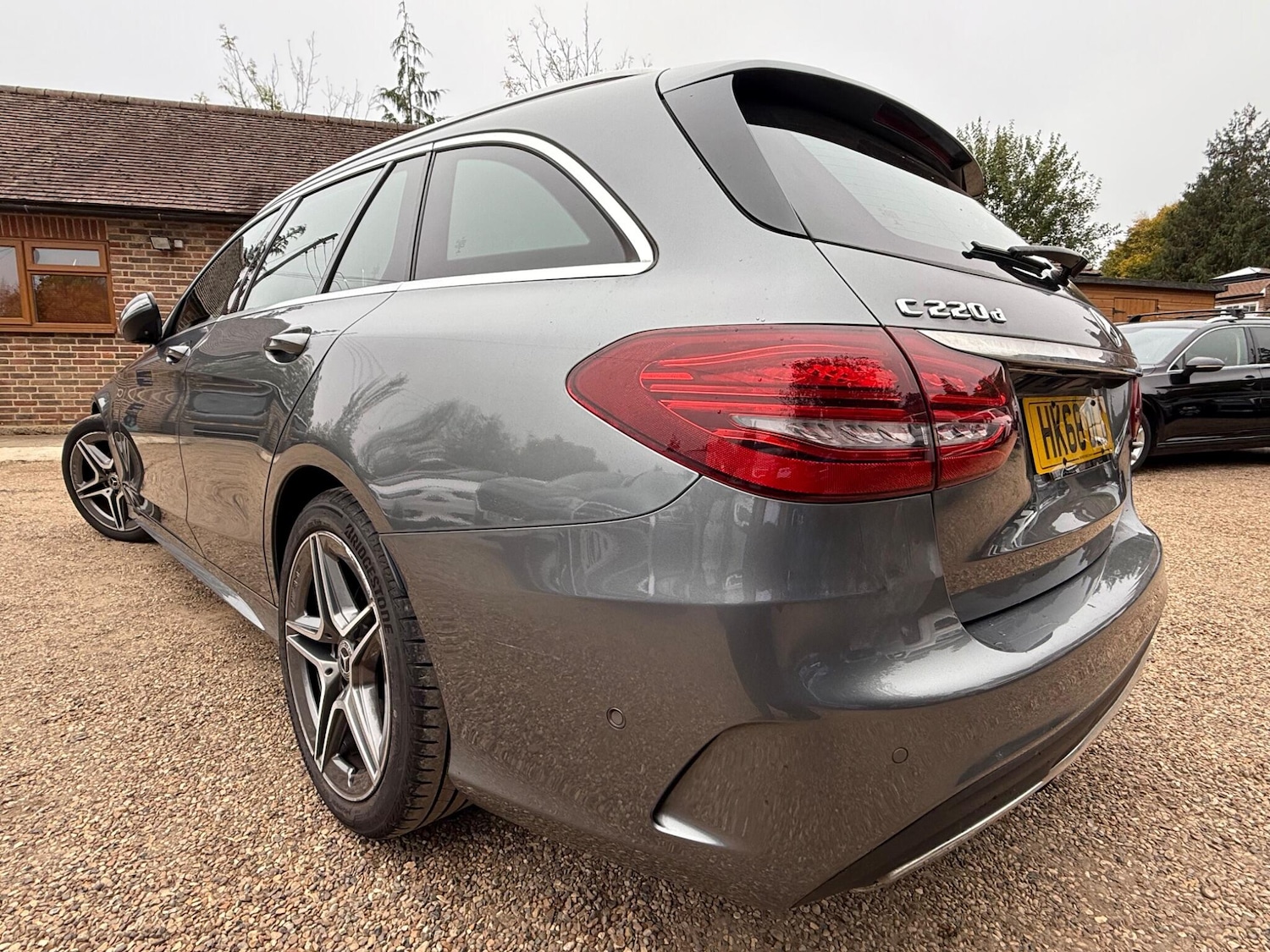 Used Mercedes-Benz C Class 2018 for sale - 76295928: Photo 3