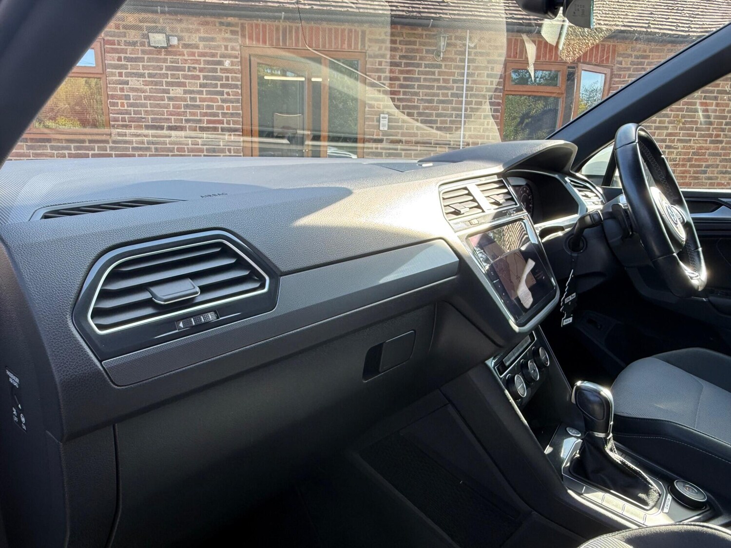 Used Volkswagen Tiguan 2018 for sale - 75990756: Photo 8