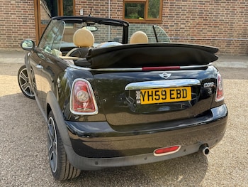 Used MINI Convertible 2009 for sale - 76099421: Photo