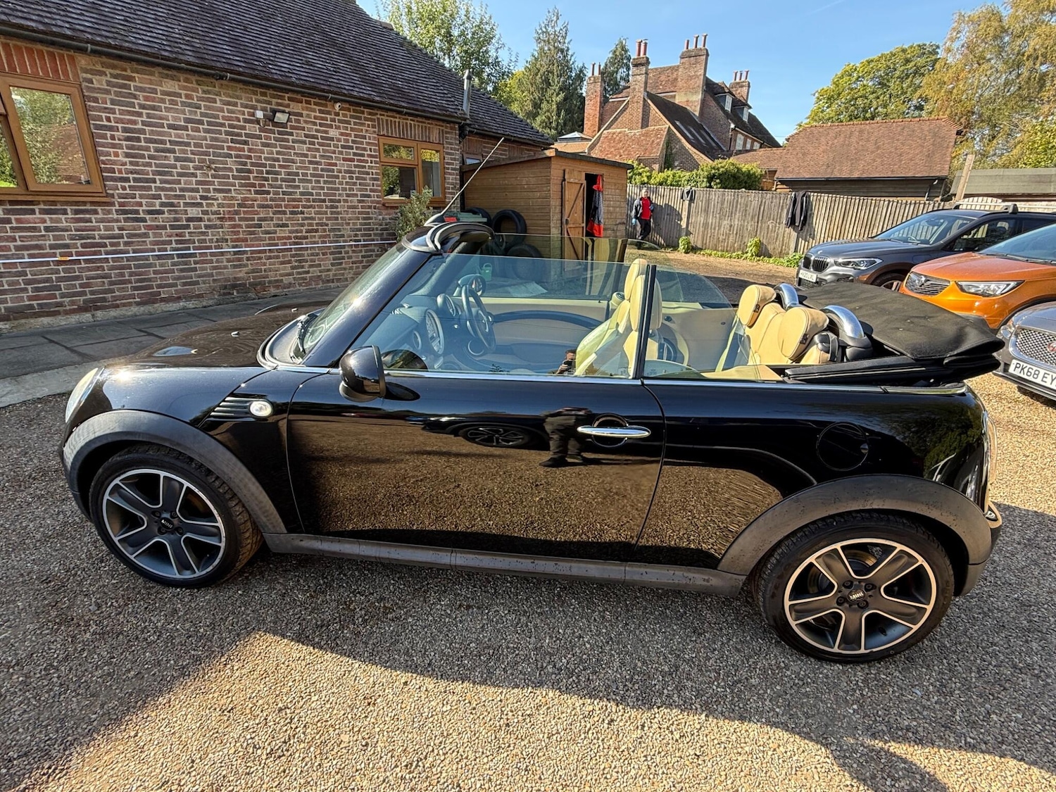 Used MINI Convertible 2009 for sale - 76099421: Photo 3