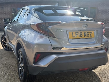 Used Toyota C-HR 2018 for sale - 75927776: Photo