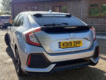 Used Honda Civic 2019 for sale - 75940679: Photo