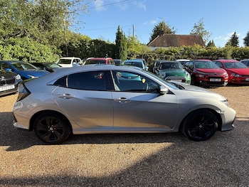 Used Honda Civic 2019 for sale - 75940679: Photo