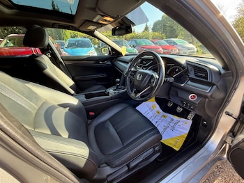 Used Honda Civic 2019 for sale - 75940679: Photo
