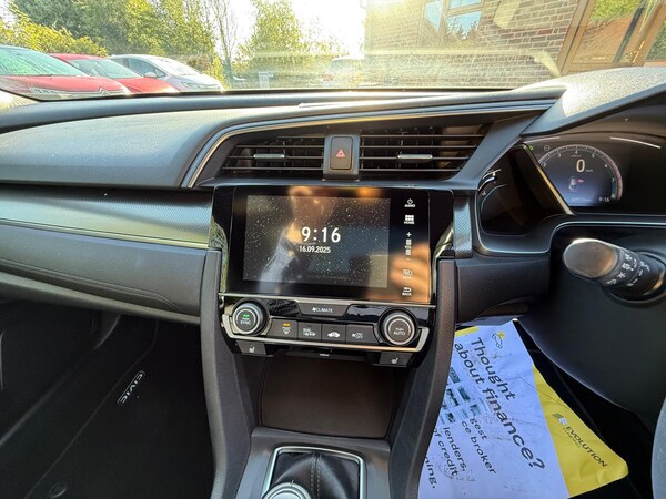 Used Honda Civic 2019 for sale - 75940679: Photo 5