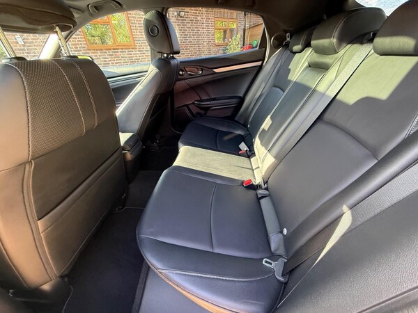 Used Honda Civic 2019 for sale - 75940679: Photo 9