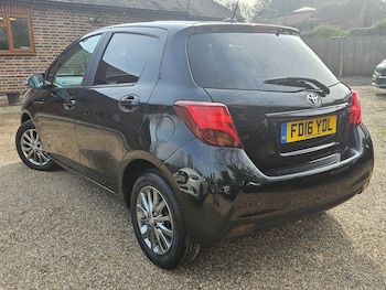 Used Toyota Yaris 2016 for sale - 73944848: Photo