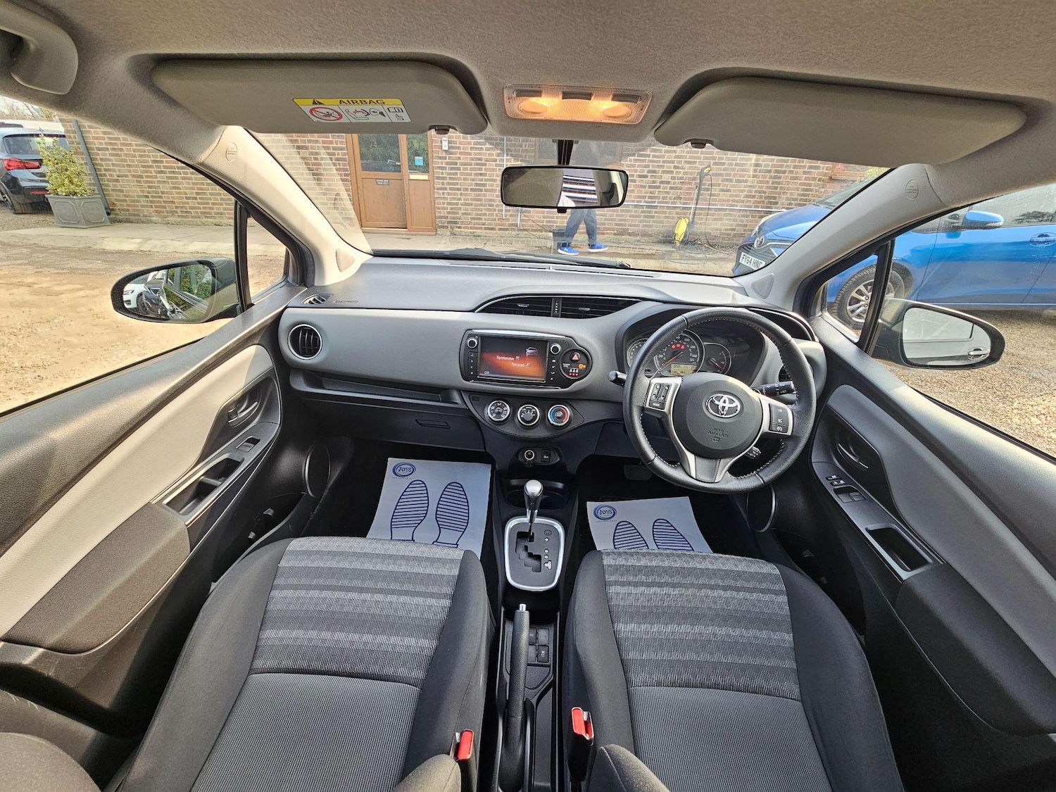 Used Toyota Yaris 2016 for sale - 73944848: Photo 8