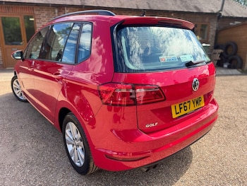 Used Volkswagen Golf SV 2017 for sale - 79359237: Photo