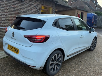 Used Renault Clio 2020 for sale - 76549533: Photo