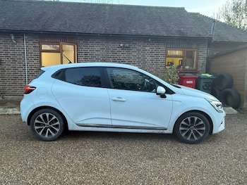 Used Renault Clio 2020 for sale - 76549533: Photo